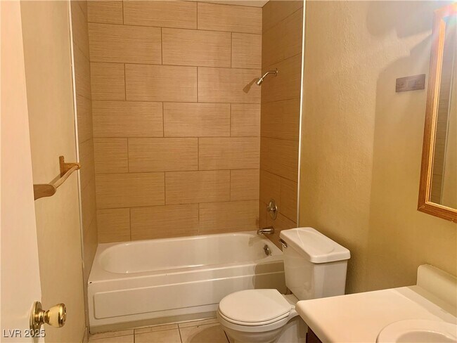 Building Photo - 2752 Eldora Cir