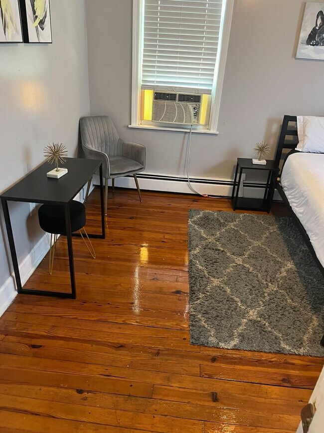 Building Photo - 56 Longmont St