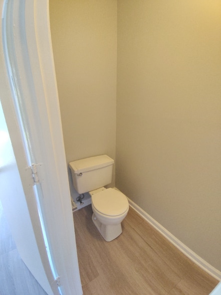 Building Photo - 15 Ferguson Dr