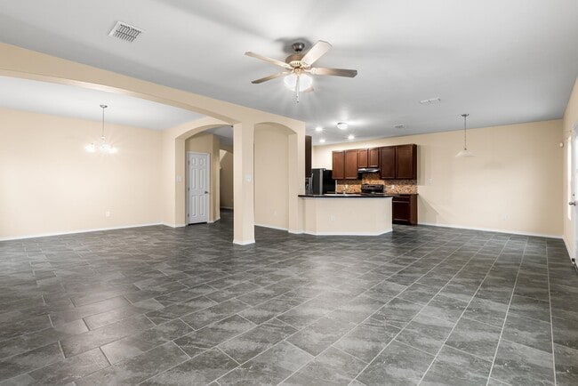 Building Photo - 5529 Shorthorn Dr