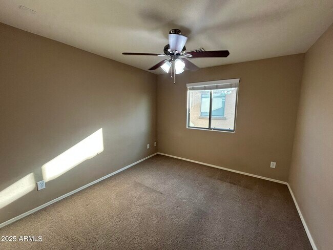 Building Photo - 8623 S 40th Dr