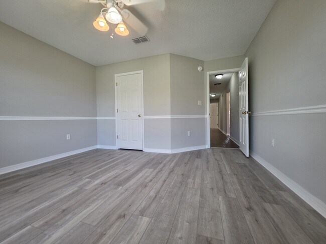 Building Photo - 2295 Heritage Cir
