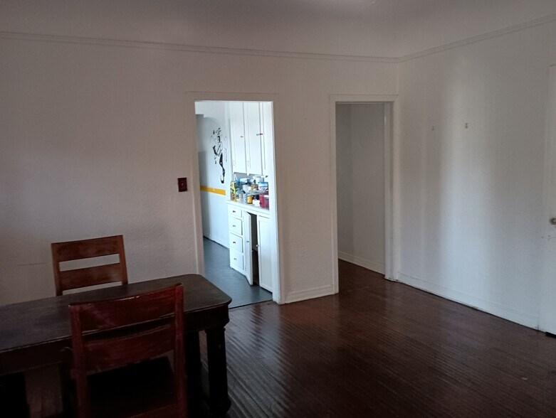 Building Photo - 2845 West Blvd