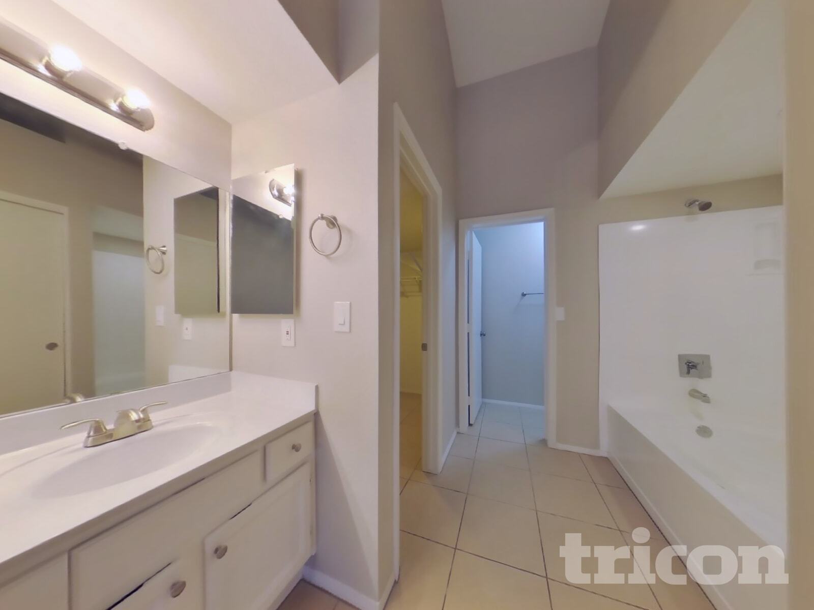 Building Photo - 7631 W Cheryl Dr