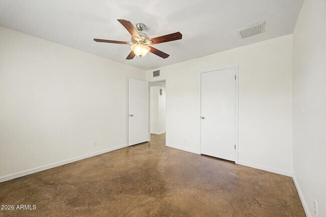 Building Photo - 29 E Foothill Dr