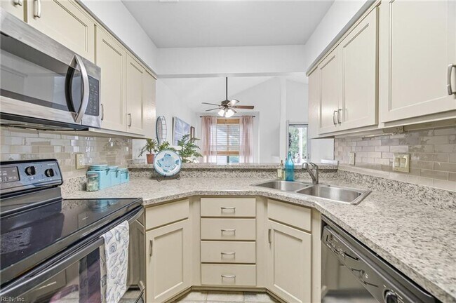 Building Photo - 2416 Loran Ct