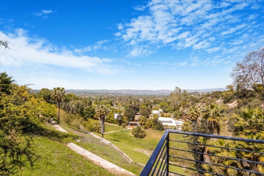 Building Photo - 22903 De Kalb Dr