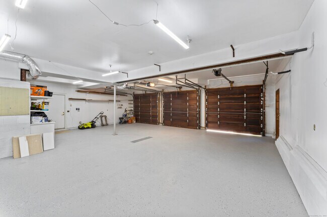 Building Photo - 501 Woodbine Rd