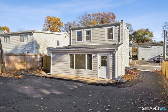 Building Photo - 21 Soundview Ave