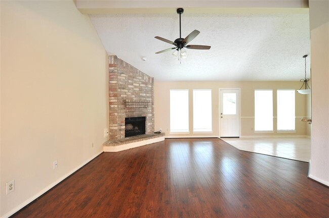 Building Photo - 3123 Redcliff Dr
