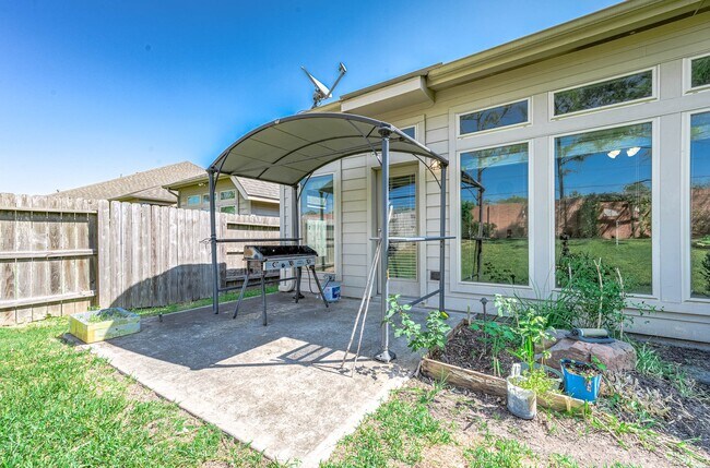 Building Photo - 2622 Mountain Sage Dr