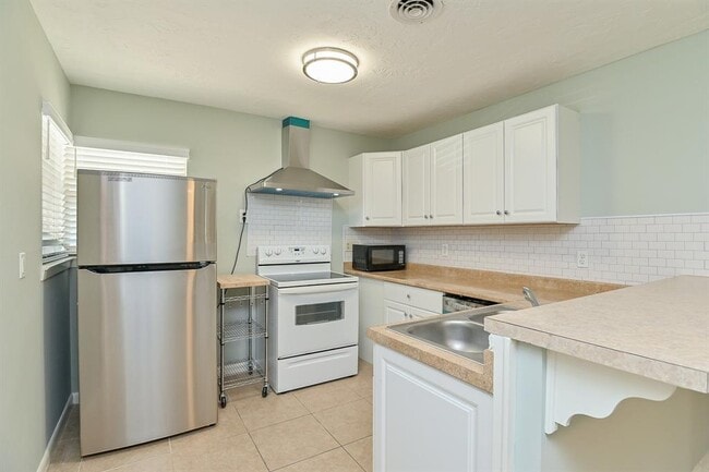 Building Photo - 4738 Merwin St