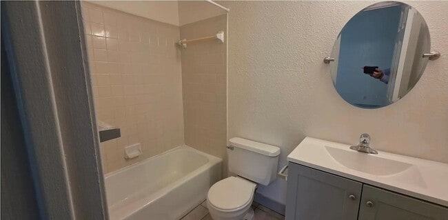 Building Photo - 375 Fantail Loop