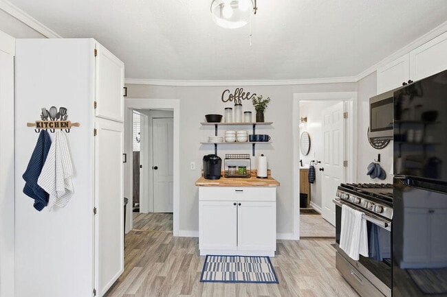 Building Photo - 219 Emerson Ave