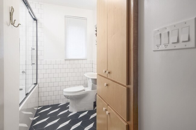 Building Photo - 5304 Halwill Pl