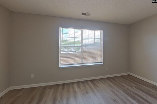 Building Photo - 61 Bluebead Ct