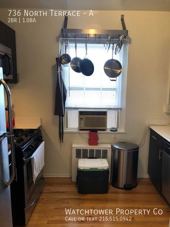 Building Photo - 736 North Terrace