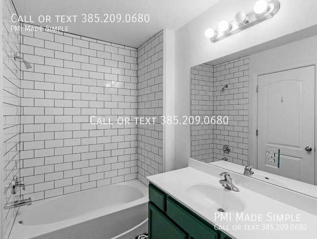 Building Photo - Spacious 5-Bed Home, Cedar Hills, Mountain...