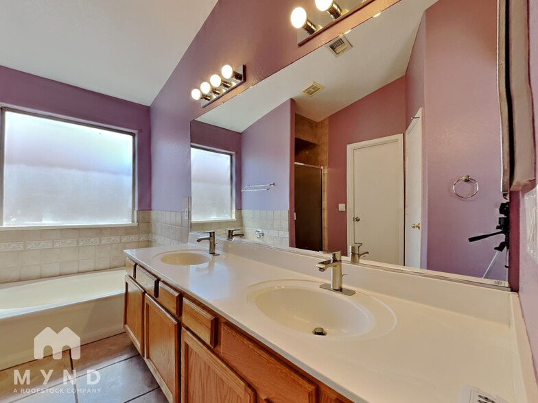 Building Photo - 25822 N 65th Ave