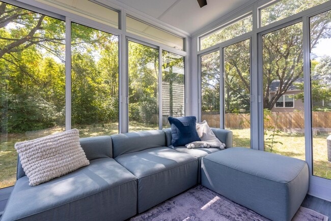 Building Photo - 2037 Sutter Pkwy