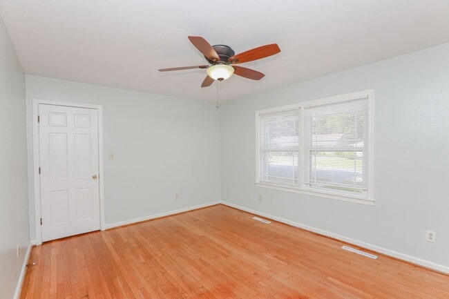 Building Photo - Elizabeth Lake Estates