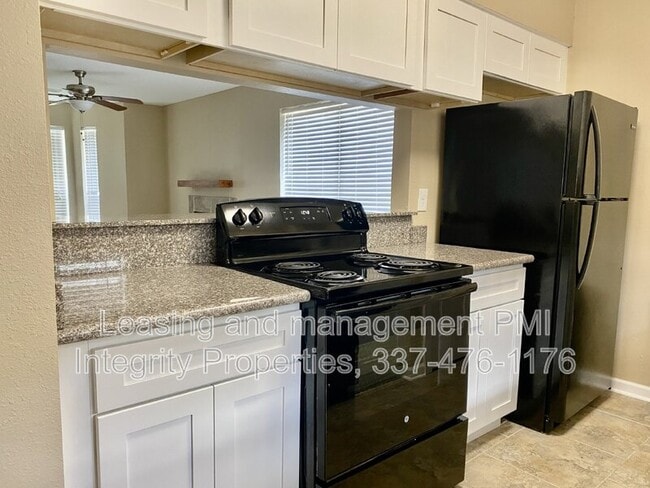 Building Photo - 1761 Boulevard De Province