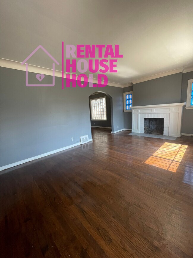 Primary Photo - 10575 Beaconsfield St