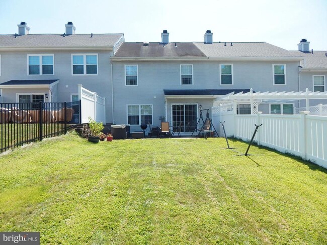 Building Photo - 531 Musket Ct