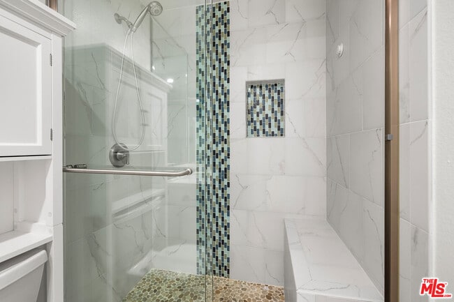 Building Photo - 6824 Las Olas Way