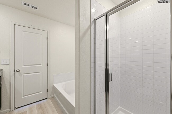 Building Photo - 3 Bedroom 2.5 Bathroom House With Great Vi...