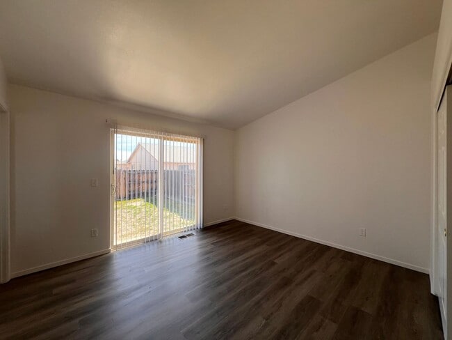 Building Photo - Cute Home in Donner Trail Estates.