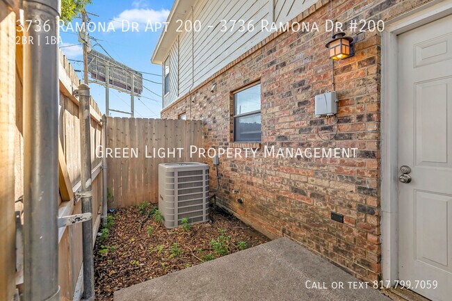 Building Photo - 3736 Ramona Dr