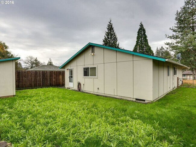 Building Photo - Price Reduced! Charming Home with Large Ya...