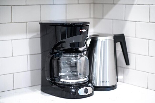 Building Photo - 1257 Briar Hills Dr NE