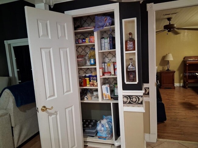 Building Photo - 12213 Saddle Strap Row