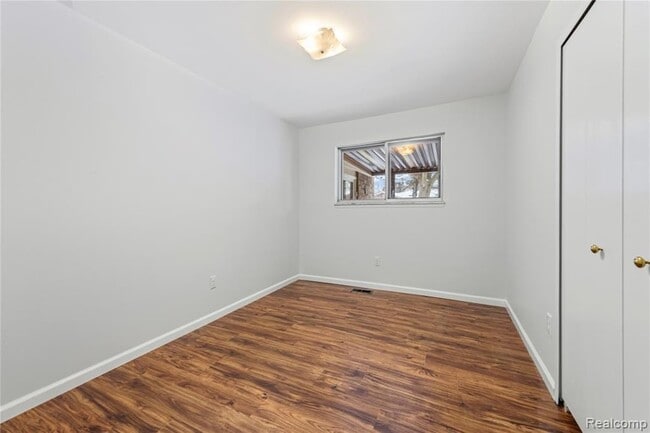 Building Photo - 39327 Timberlane Dr