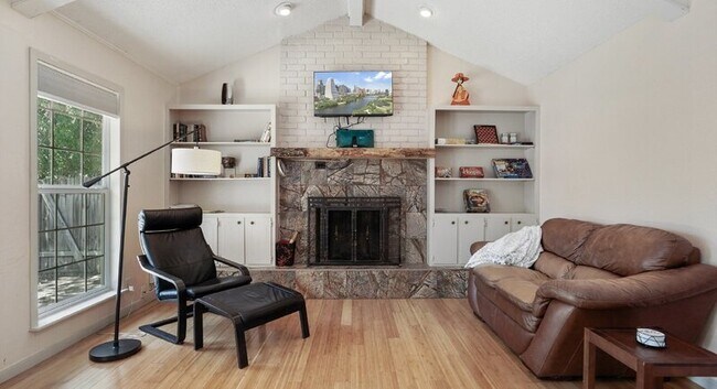 Building Photo - 4611 Cedargrove Dr