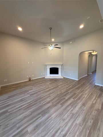 Building Photo - 2125 Lake Pine Dr