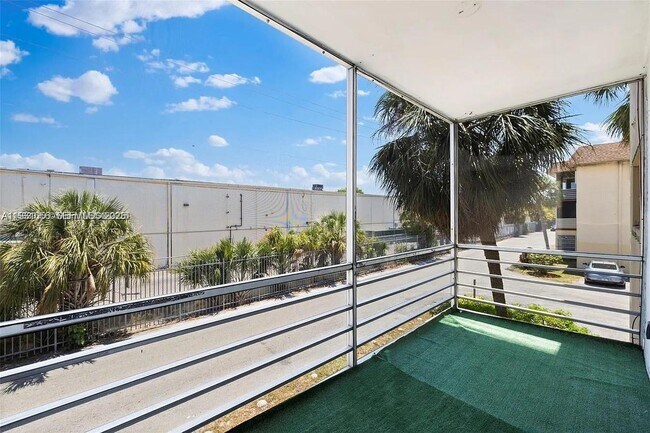 Building Photo - 4043 NW 16th St