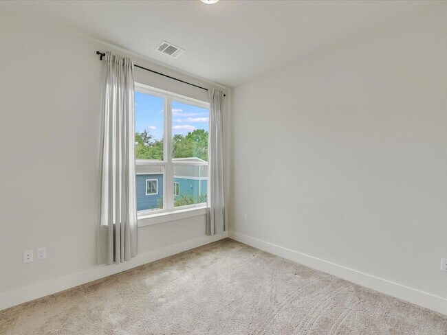 Building Photo - 1916 Warely Ln