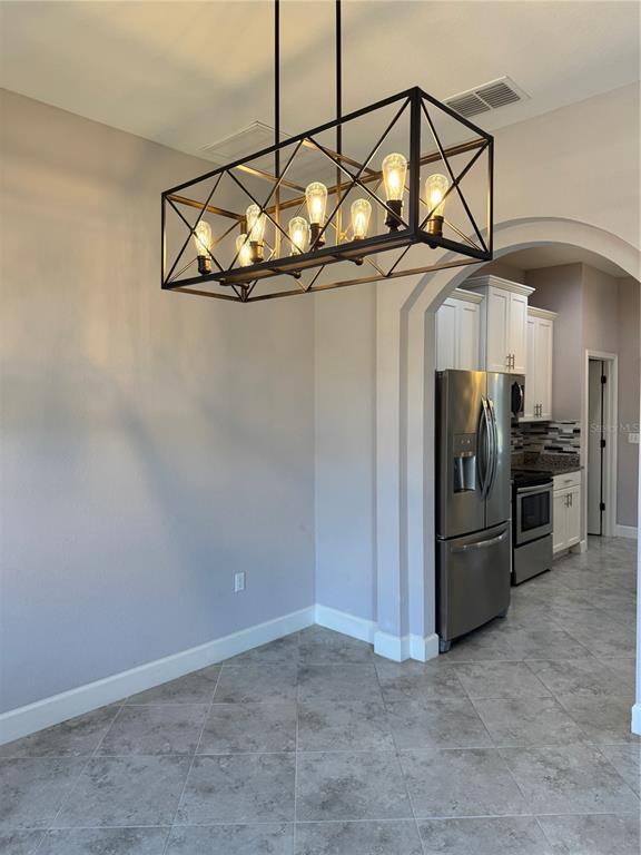 Building Photo - 1365 Evergreen Park Cir