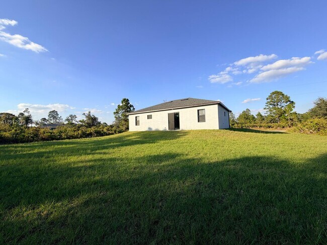 Building Photo - 1144 Mobley St E