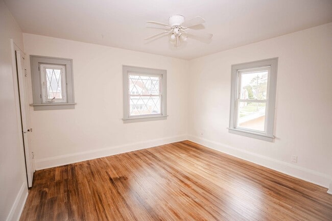 Building Photo - Very Spacious Four Bedroom Home For Rent!