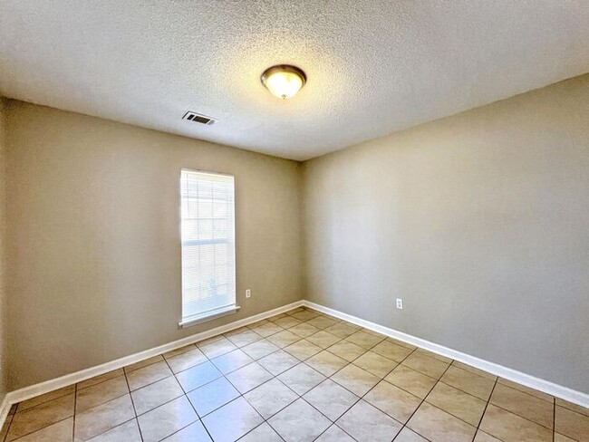 Building Photo - 1821 Central Trails Dr