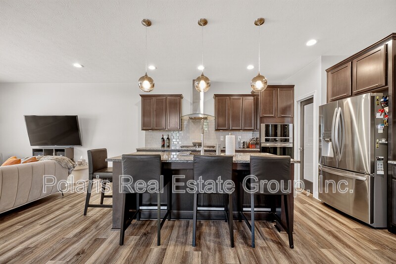 Building Photo - 14217 James Dean Dr