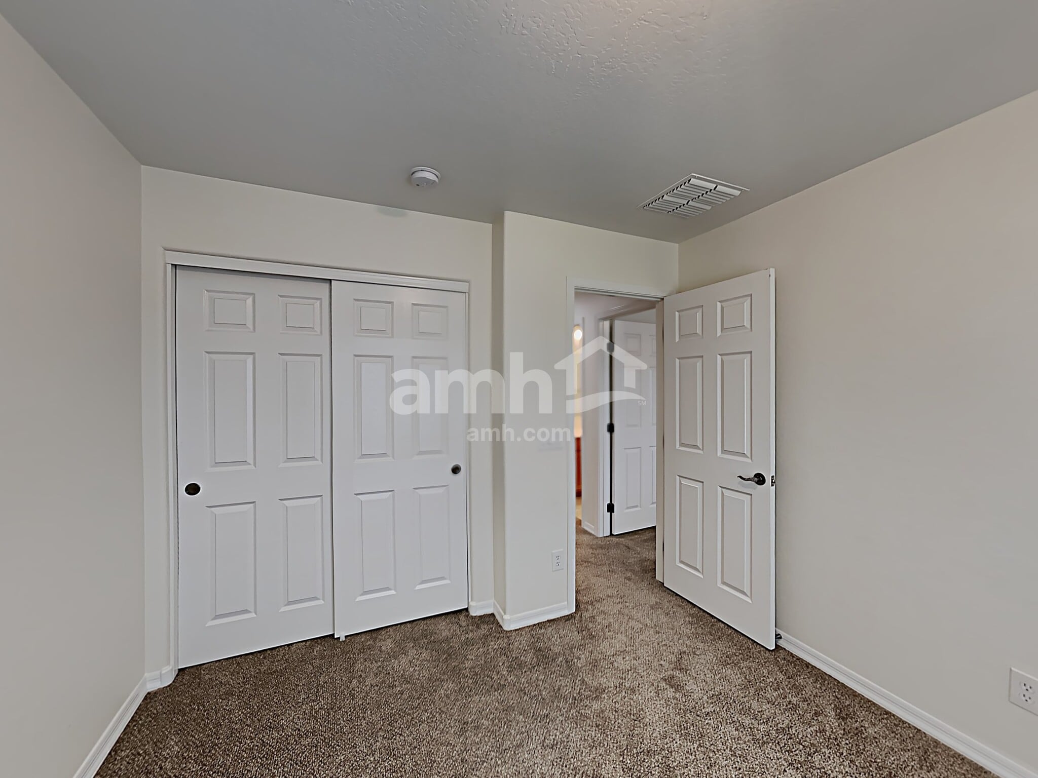 Building Photo - 15424 W Poinsettia Dr