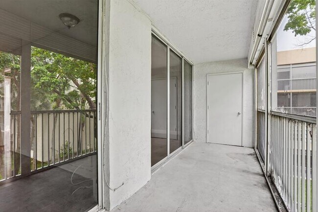 Building Photo - 3341 NW 47th Terrace