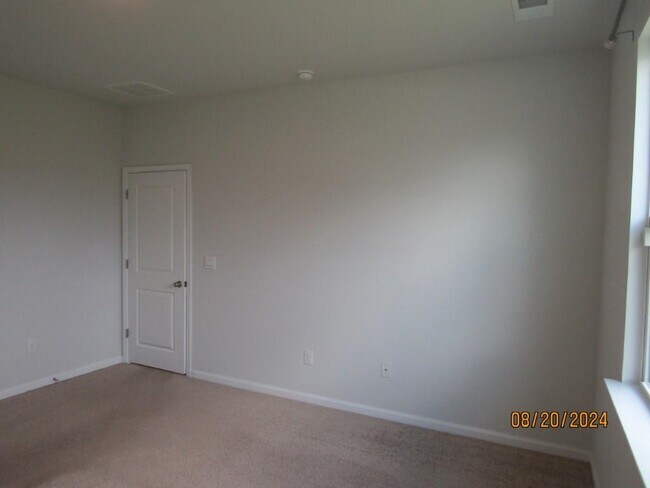 Building Photo - 2155 Ainsley Dr