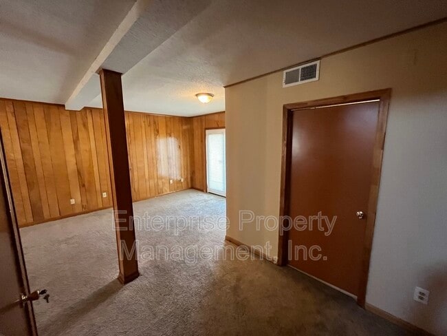 Building Photo - 3539 Glenshaw Dr