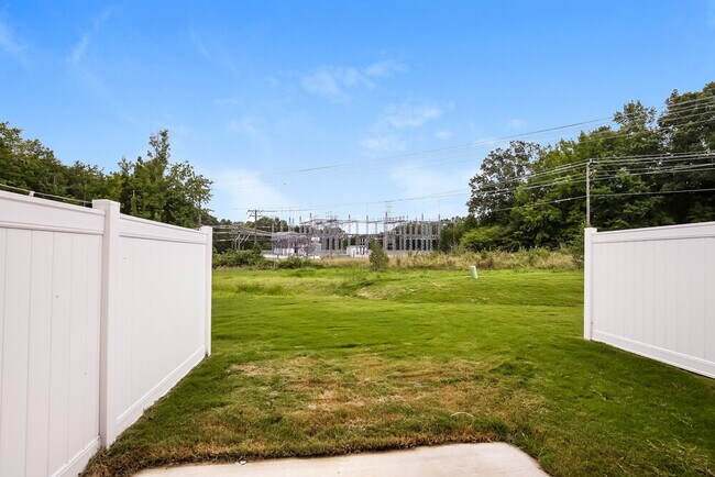 Building Photo - 1095 HighGarden Cir